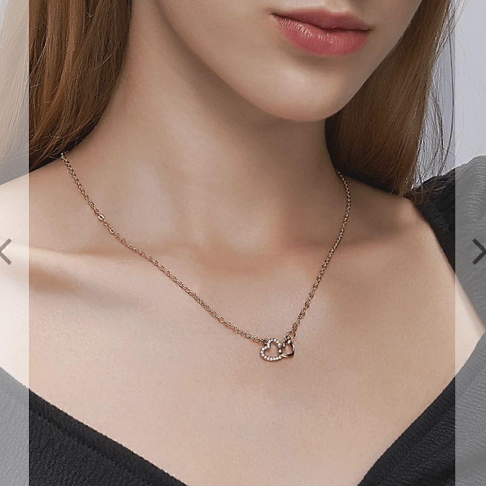 NWT - Interlocking Heart Necklace Rose Gold- Mom/Daughter Wedding Bonus Daughter